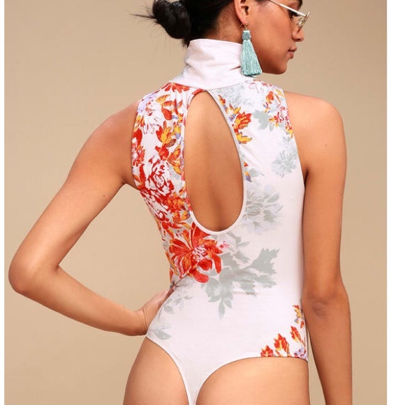 NWT Free People White Floral Pixie Bodysuit - Picture 4 of 8